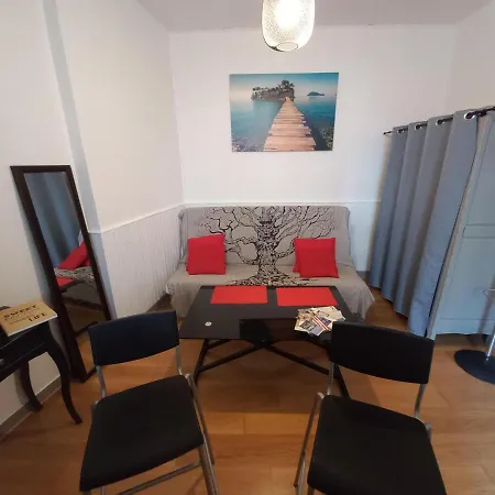Le Terrien Apartment